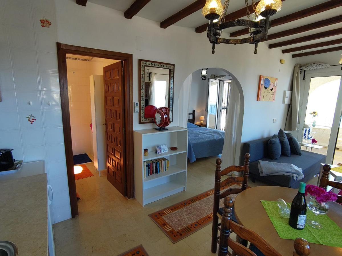 Maryvilla 42F Calp Cameră foto