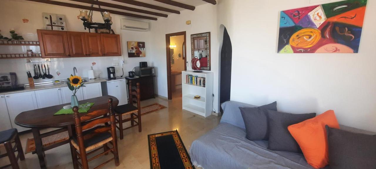 Maryvilla 42F Calp Cameră foto